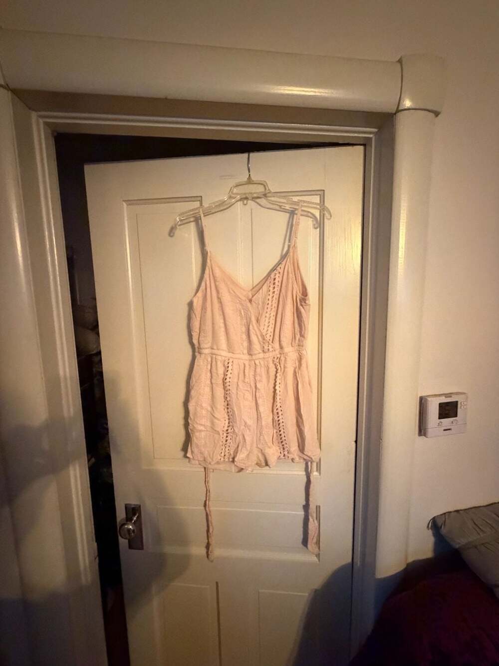 American Eagle Gauze Romper Size Medium Peach Pink Eyelet Lace Wrap V-neck